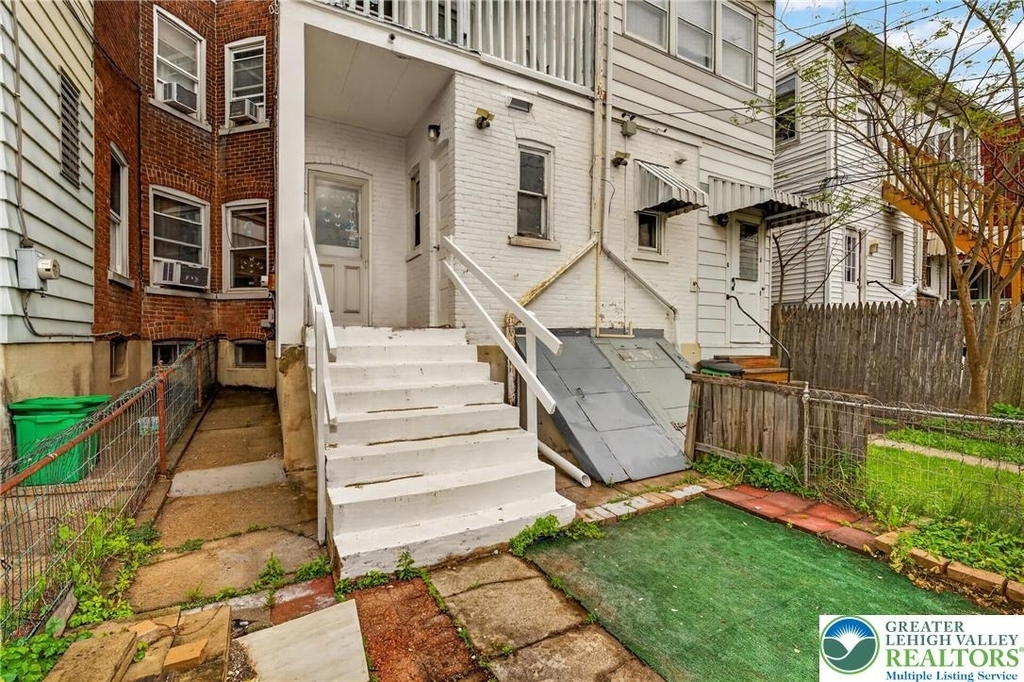 626 11th Street - Photo 49