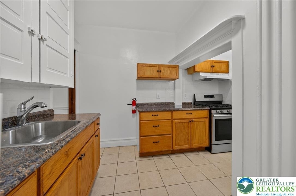 626 11th Street - Photo 18