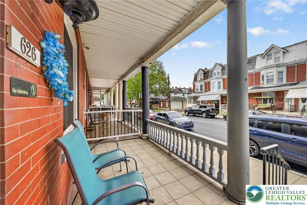 626 11th Street - Photo 3