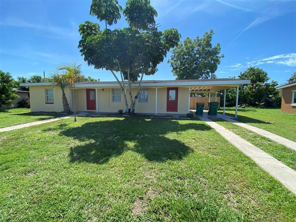 22017 Beverly Avenue - Photo 0