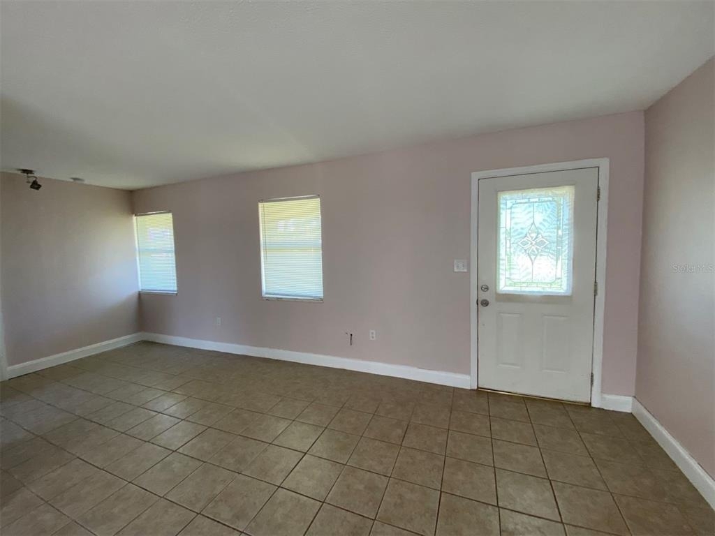 22017 Beverly Avenue - Photo 4
