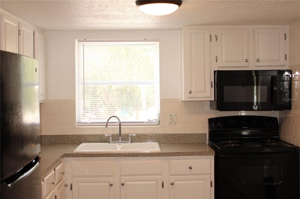 2423 60th Avenue W - Photo 2