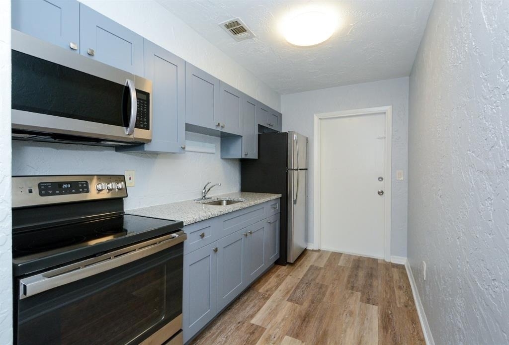 2519 9th Avenue W - Photo 1