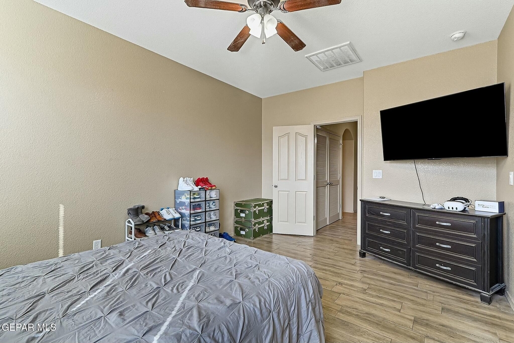 13142 Saker Drive - Photo 14