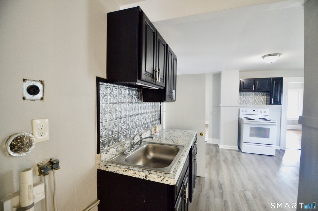 2310 Barnum Avenue - Photo 4