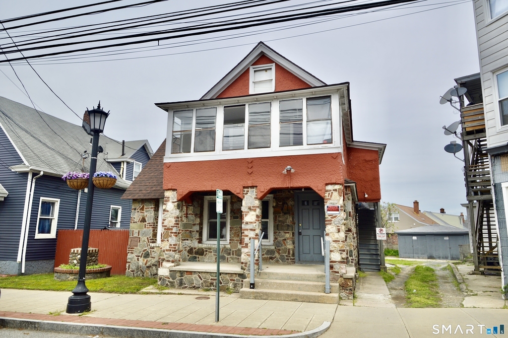 2310 Barnum Avenue - Photo 0