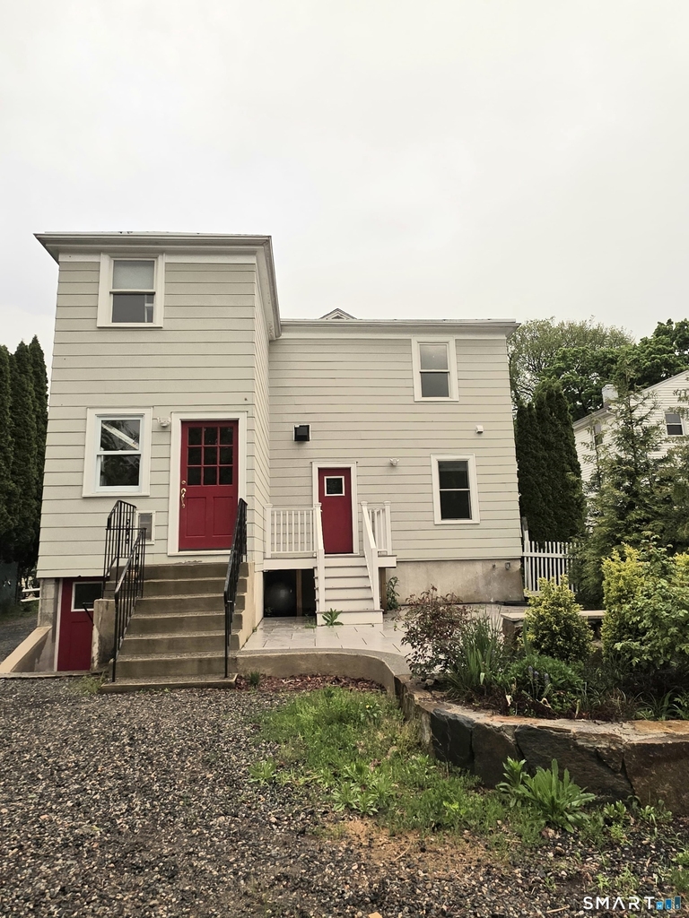 318 Grovers Avenue - Photo 1