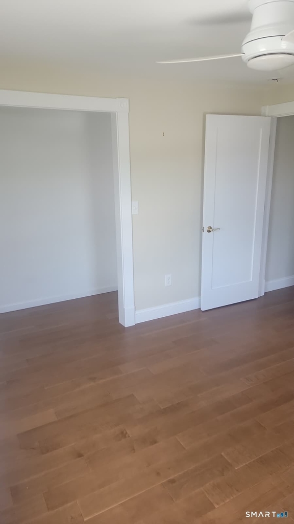 318 Grovers Avenue - Photo 9