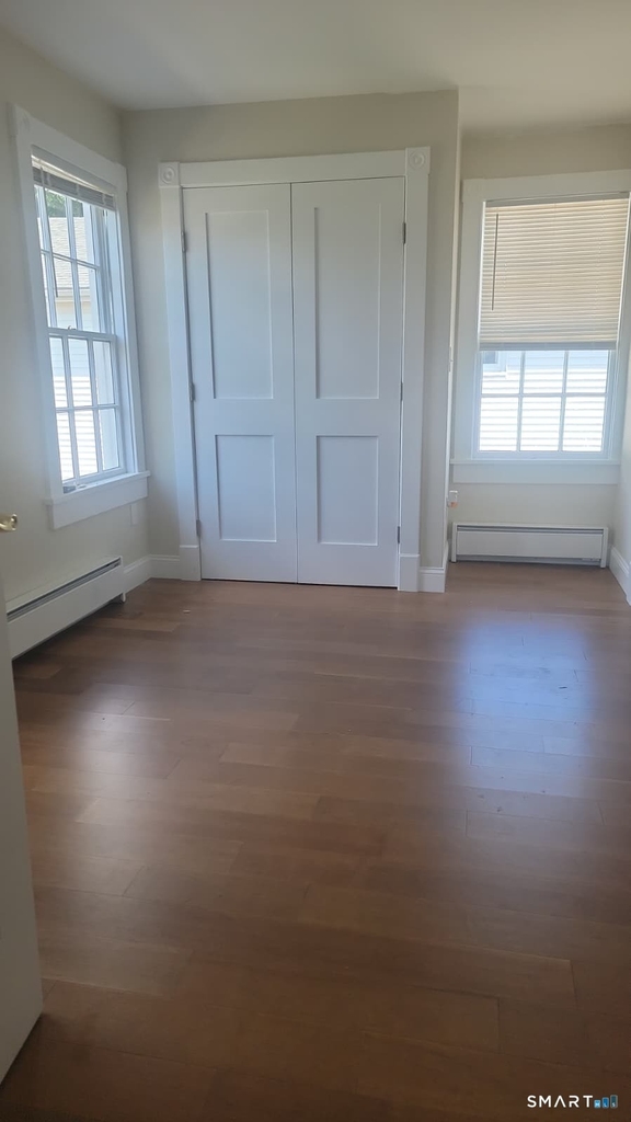 318 Grovers Avenue - Photo 2