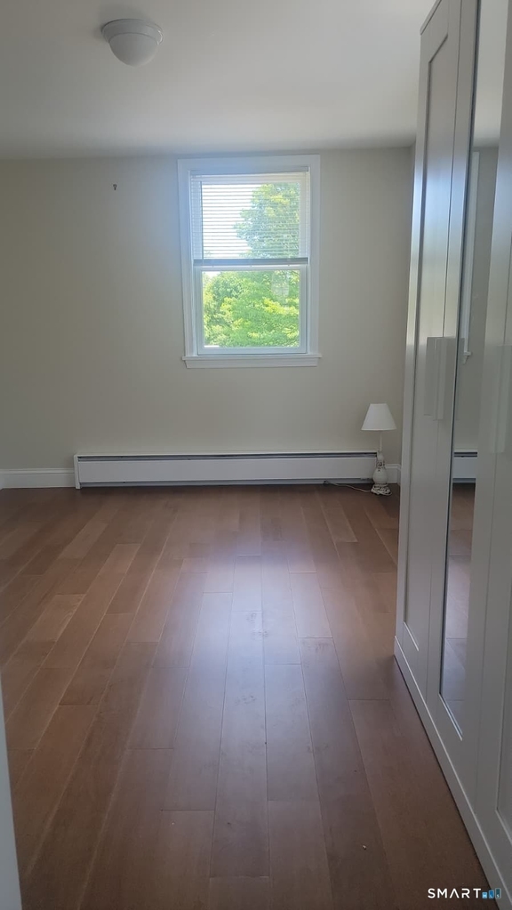 318 Grovers Avenue - Photo 5