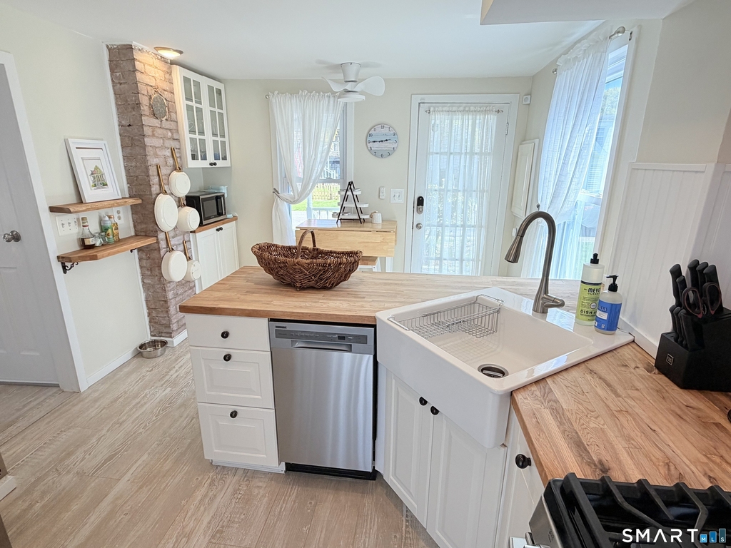 19 Willow Street - Photo 6