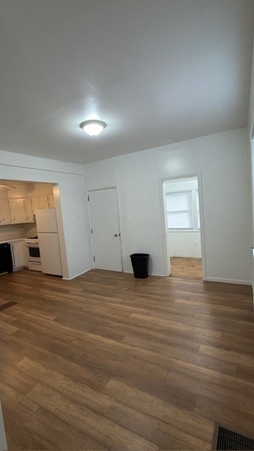 634 Maple Ln - Photo 3