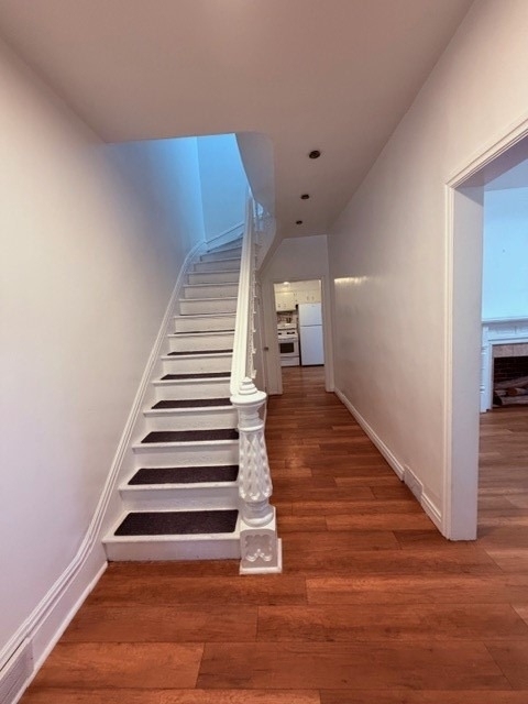 634 Maple Ln - Photo 2