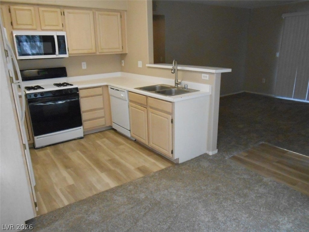 5710 E Tropicana Avenue - Photo 4