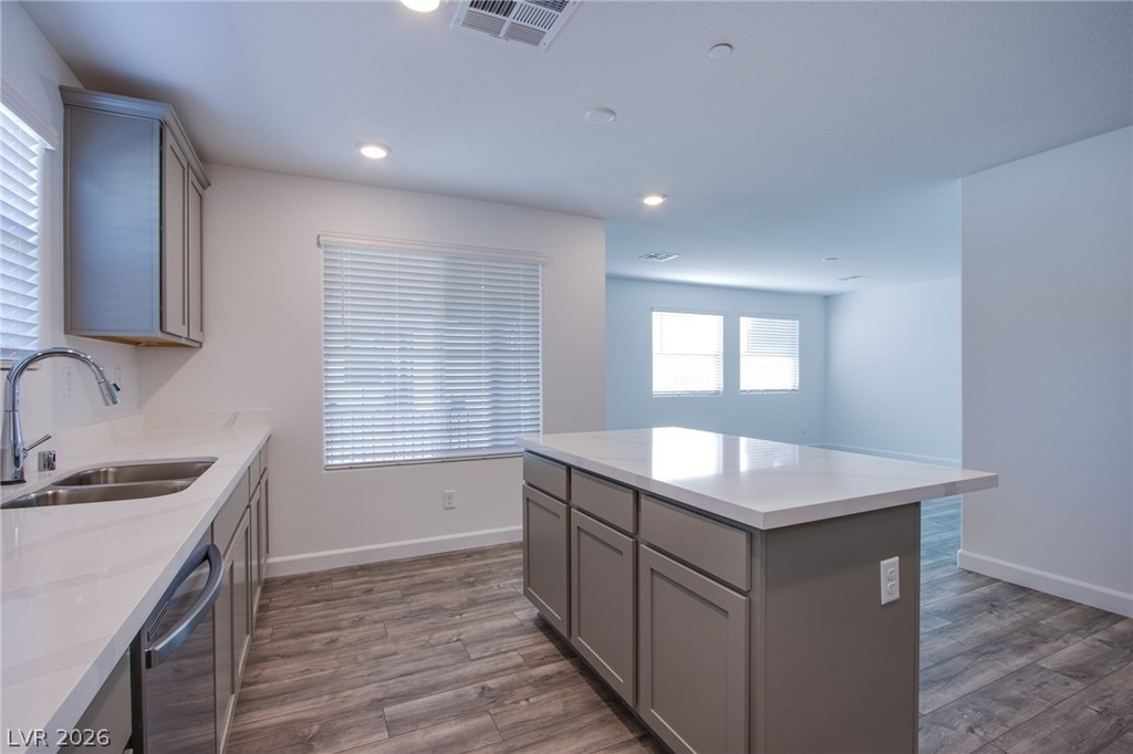 843 Watford Place - Photo 10