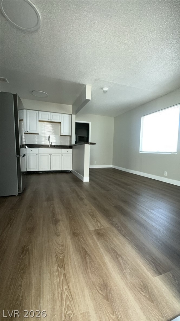 239 W Philadelphia Avenue - Photo 3