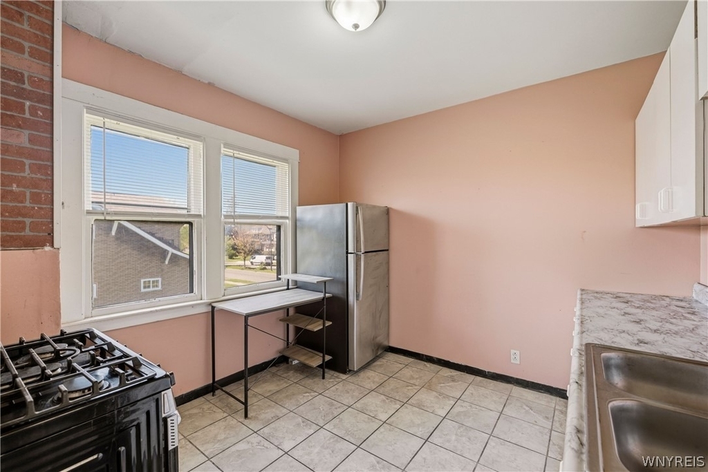 263 Minnesota Avenue - Photo 6