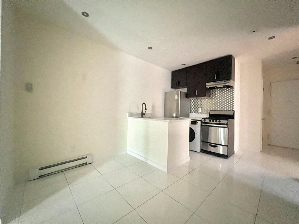 350 Manhattan Avenue - Photo 8