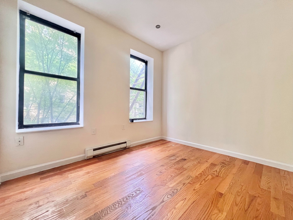 350 Manhattan Avenue - Photo 6