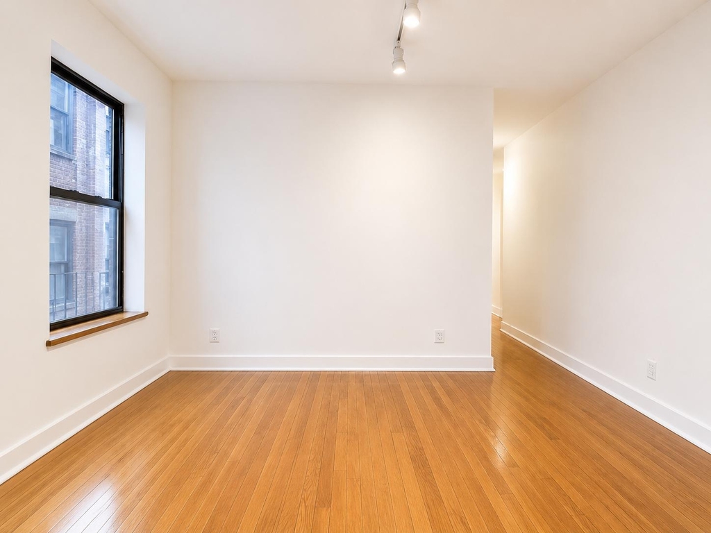 3135 Broadway - Photo 2