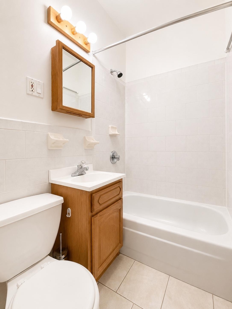 3135 Broadway - Photo 9