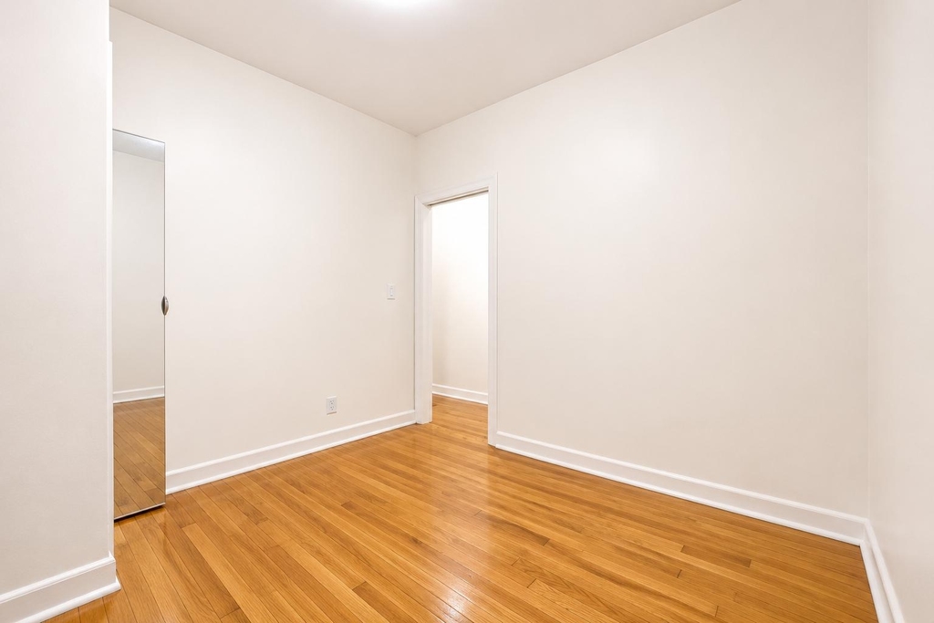 3135 Broadway - Photo 6