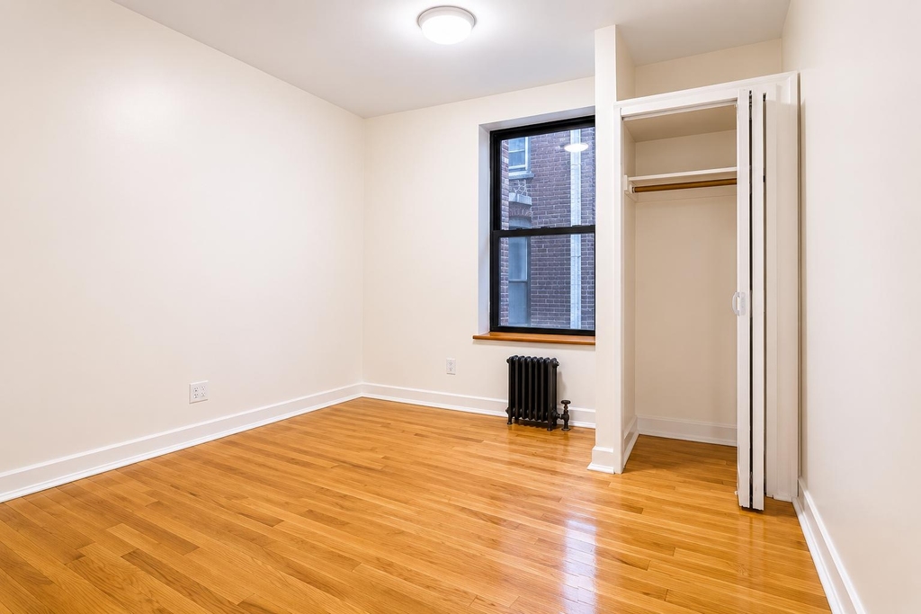 3135 Broadway - Photo 5