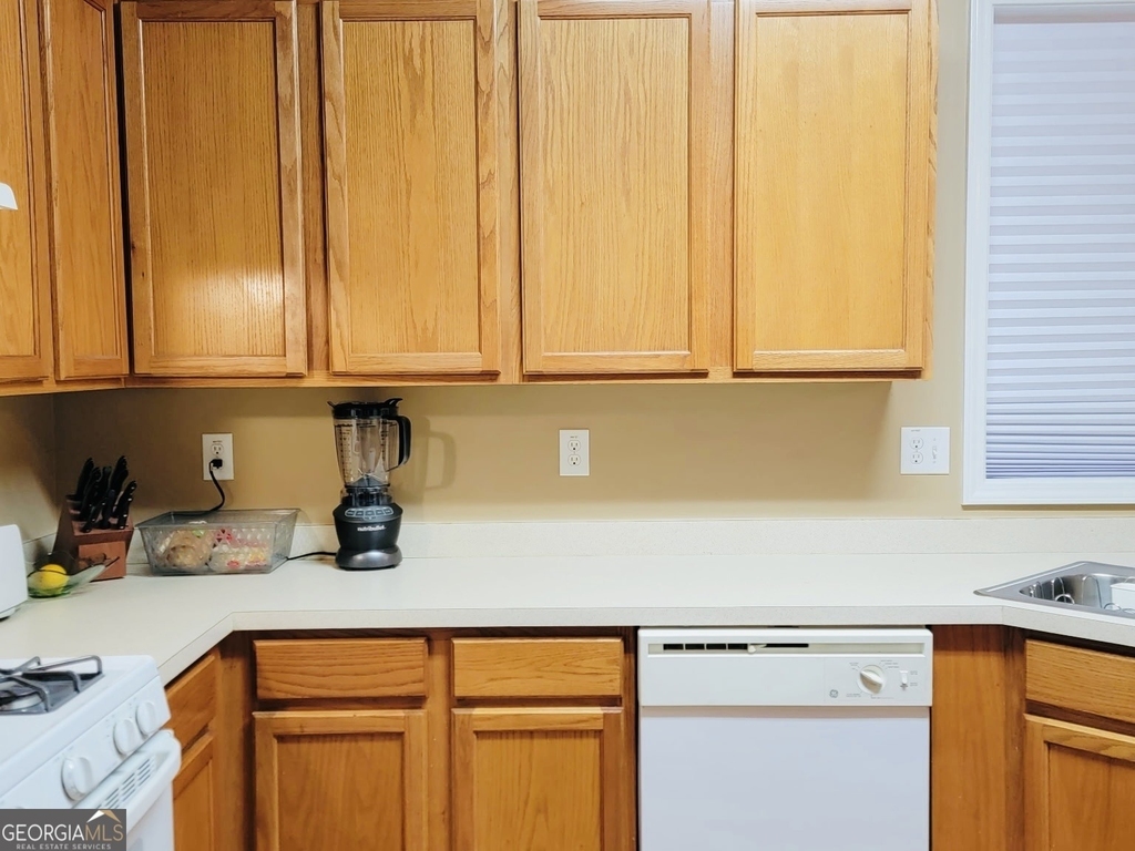 6904 Silver Bend Place - Photo 9