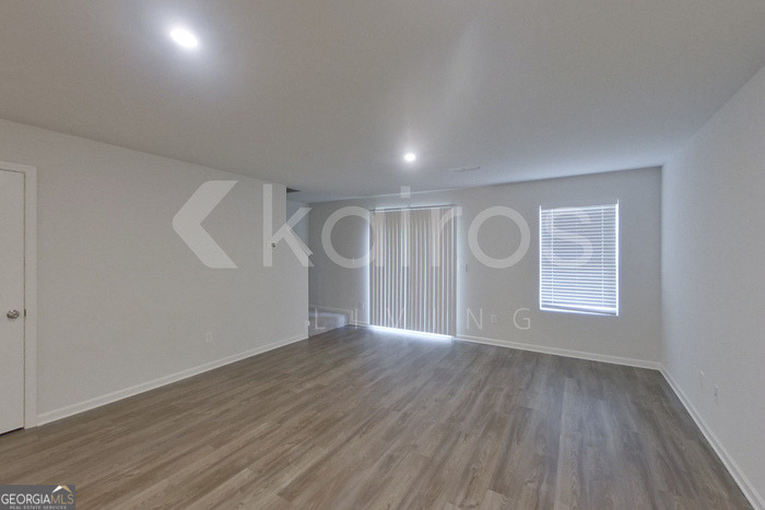 371 Ironwood Court - Photo 2
