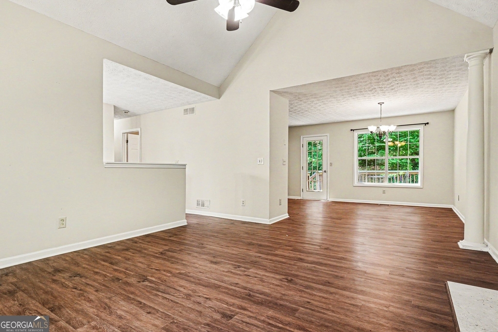 181 N Springs Drive - Photo 4
