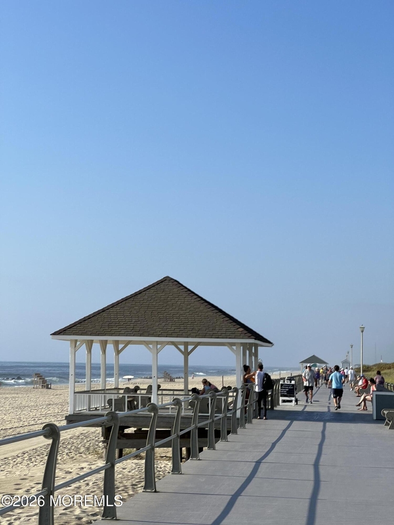 2007 Ocean Avenue - Photo 17