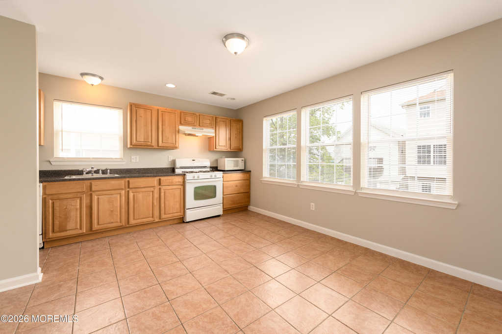 41 Seabreeze Way - Photo 0