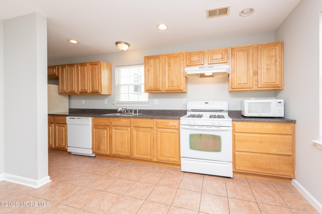 41 Seabreeze Way - Photo 2