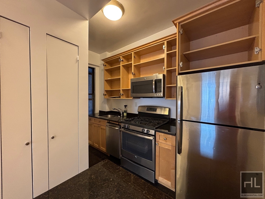 West 79 Street - Photo 7