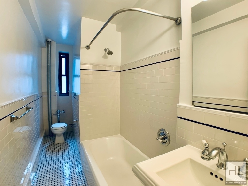 East 56 Street - Photo 5