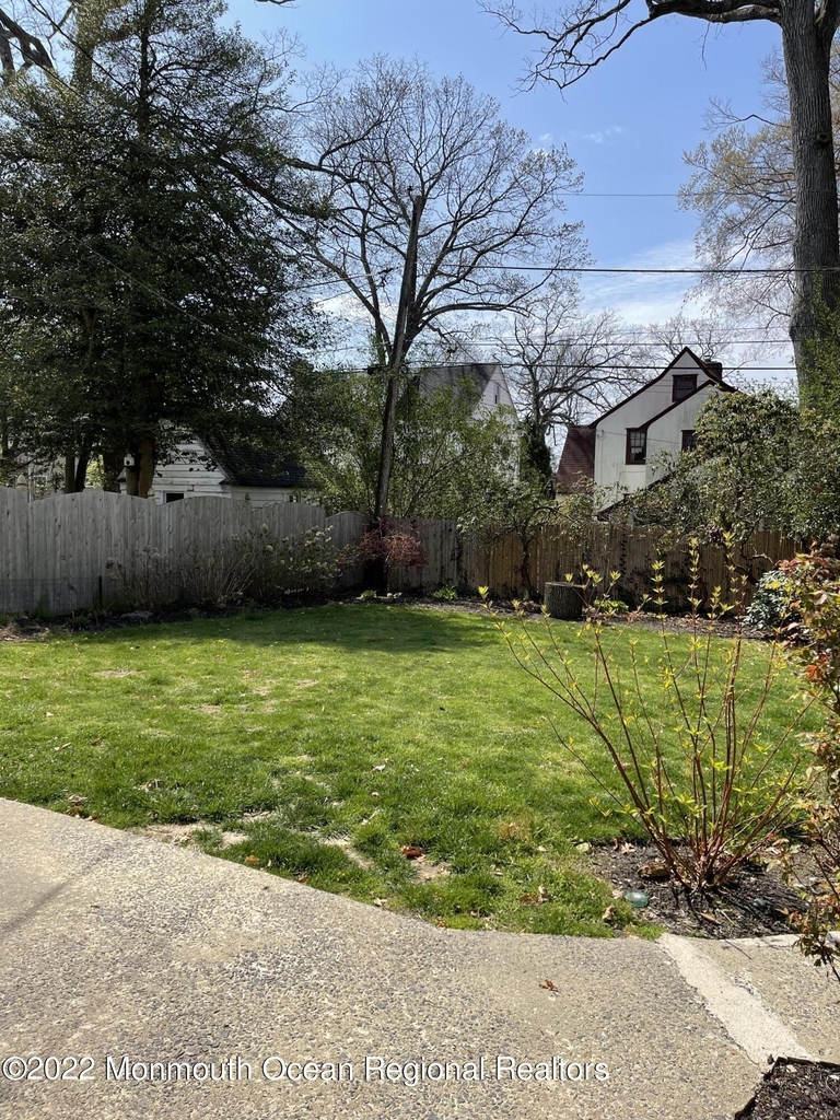 510 Blanchard Parkway - Photo 3