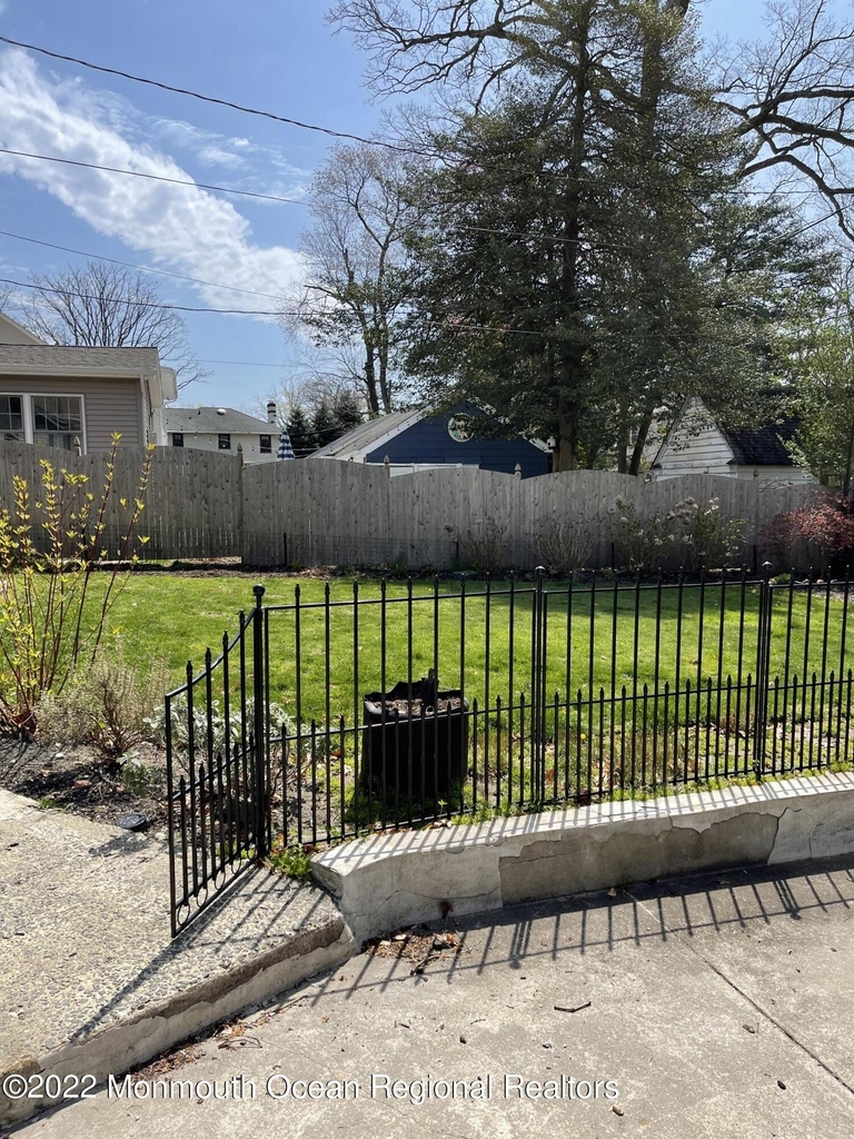510 Blanchard Parkway - Photo 0