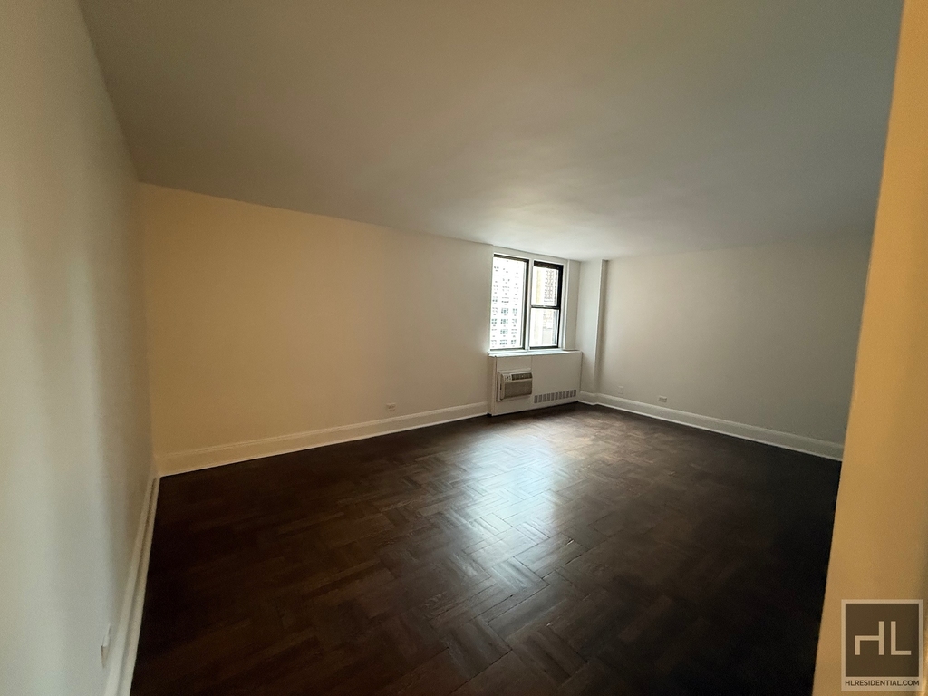 East 79th Street - Photo 0