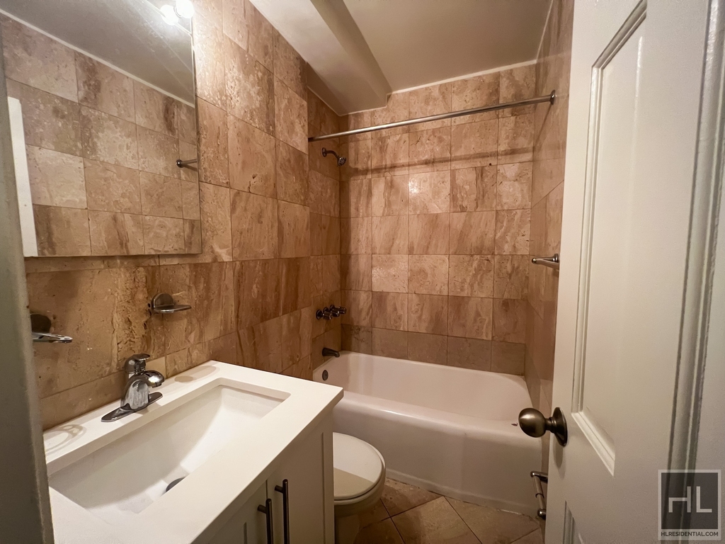 East 79th Street - Photo 7