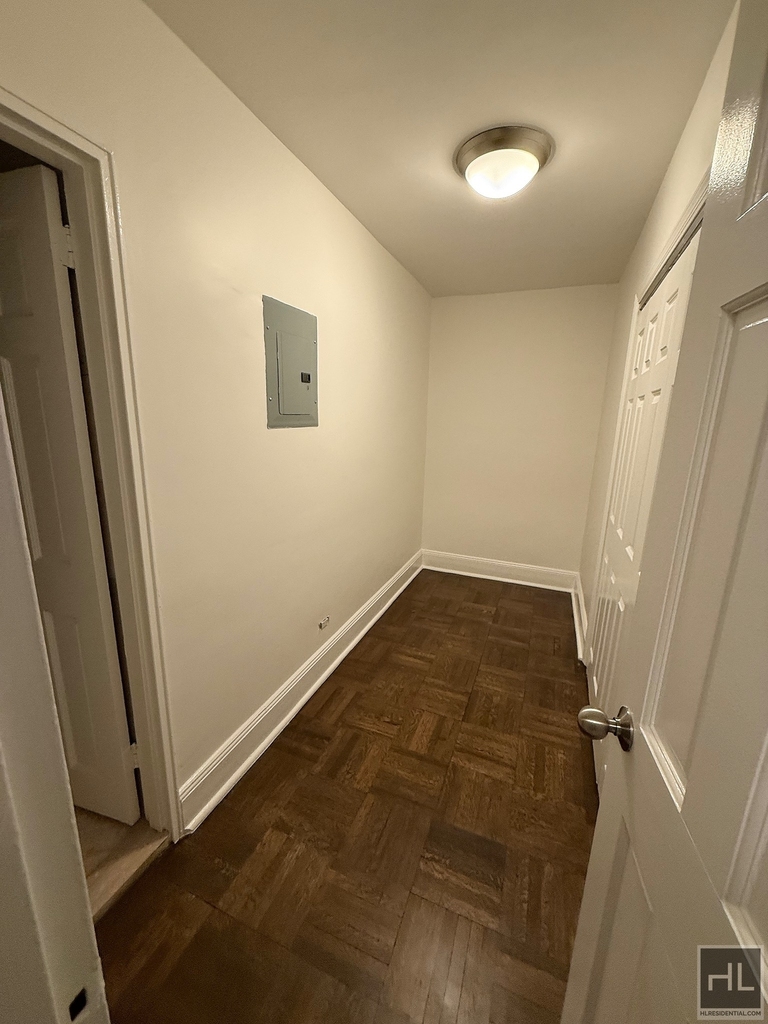 East 79th Street - Photo 2