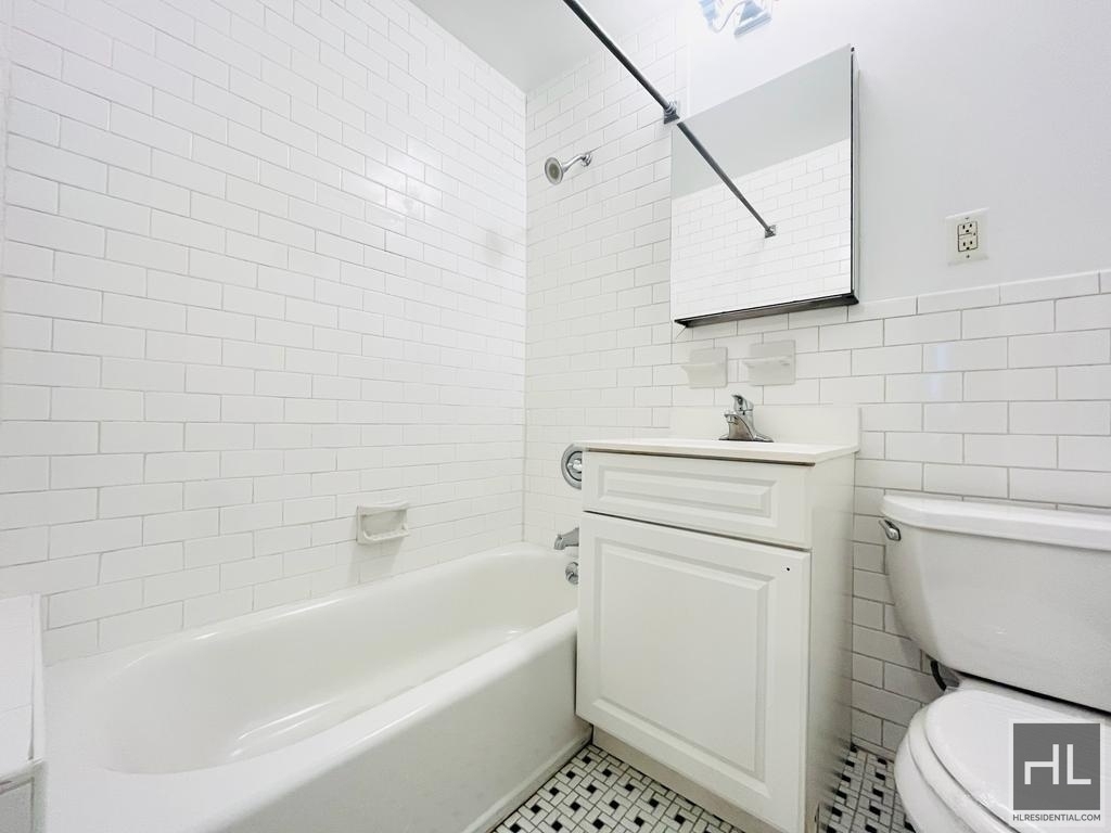 West 55 Street - Photo 2