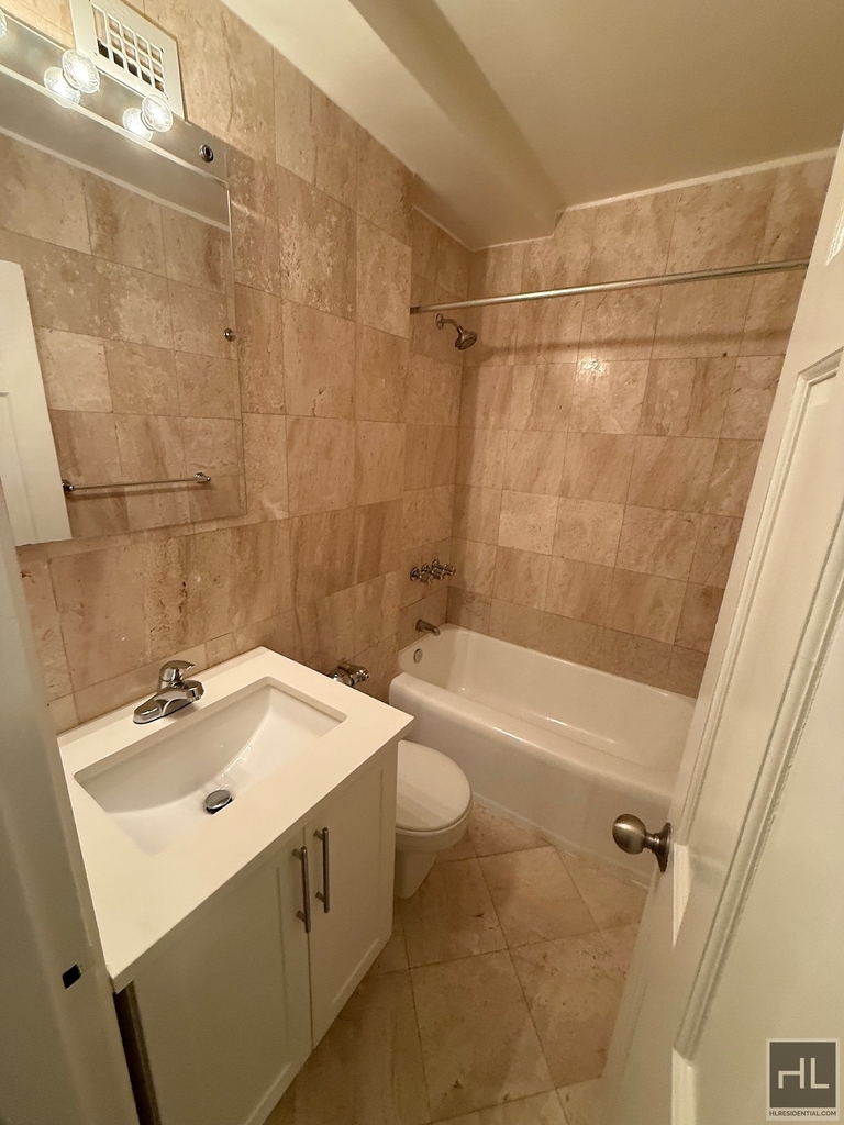 East 79th Street - Photo 2