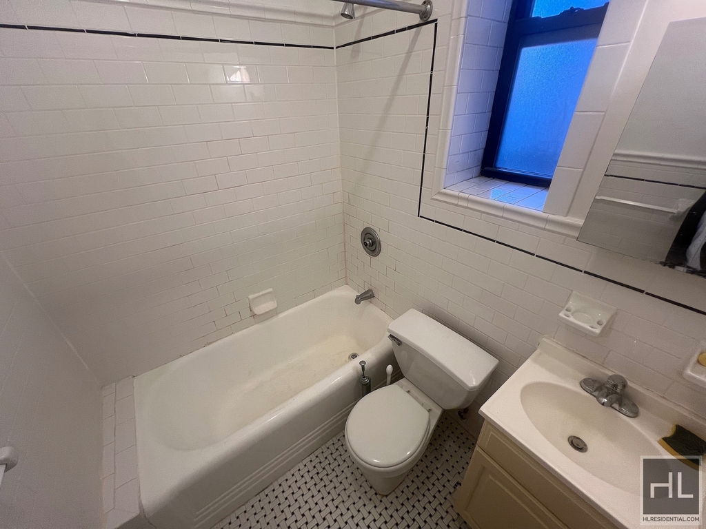 West 72 Street - Photo 1