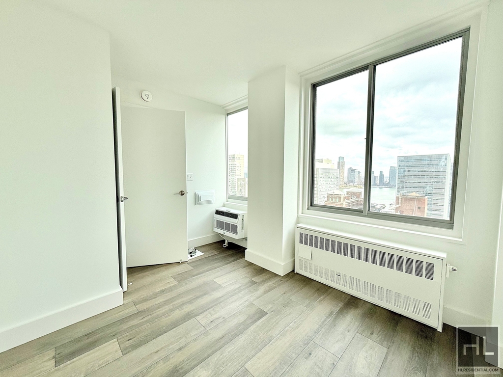 2nd Avenue - Photo 1