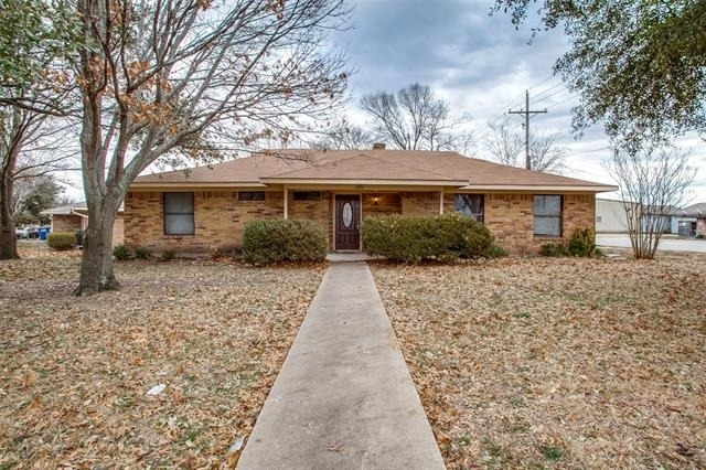 101 Teakwood Drive - Photo 0