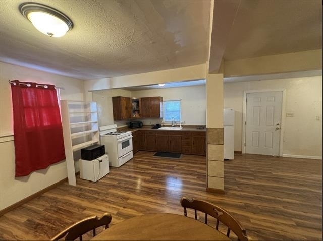 1481 Burger Street - Photo 5