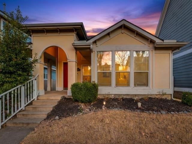 1636 Spanish Moss Way - Photo 2