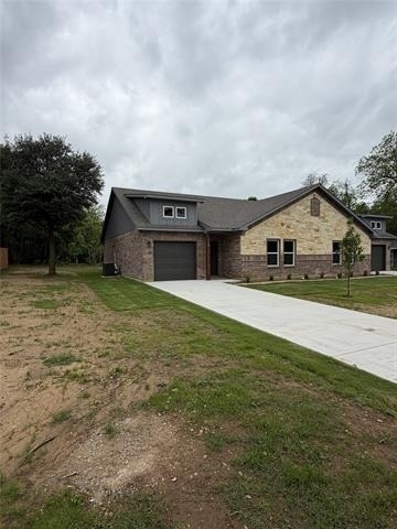 1005 Grandbury Street - Photo 1