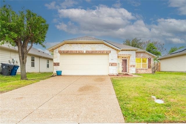 1906 Castaway Drive - Photo 0