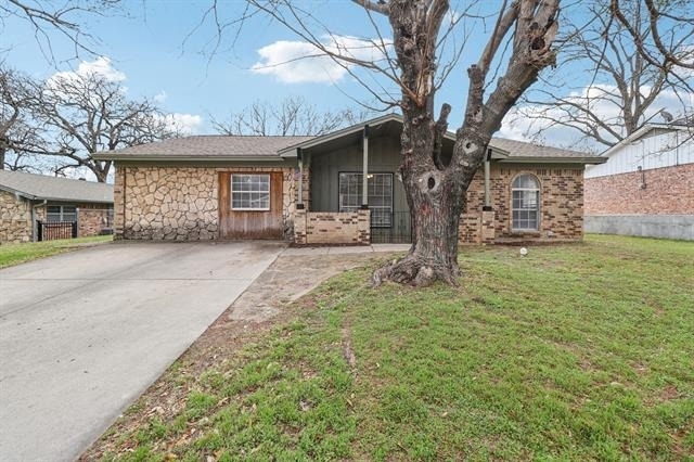 413 Glenhaven Drive - Photo 0